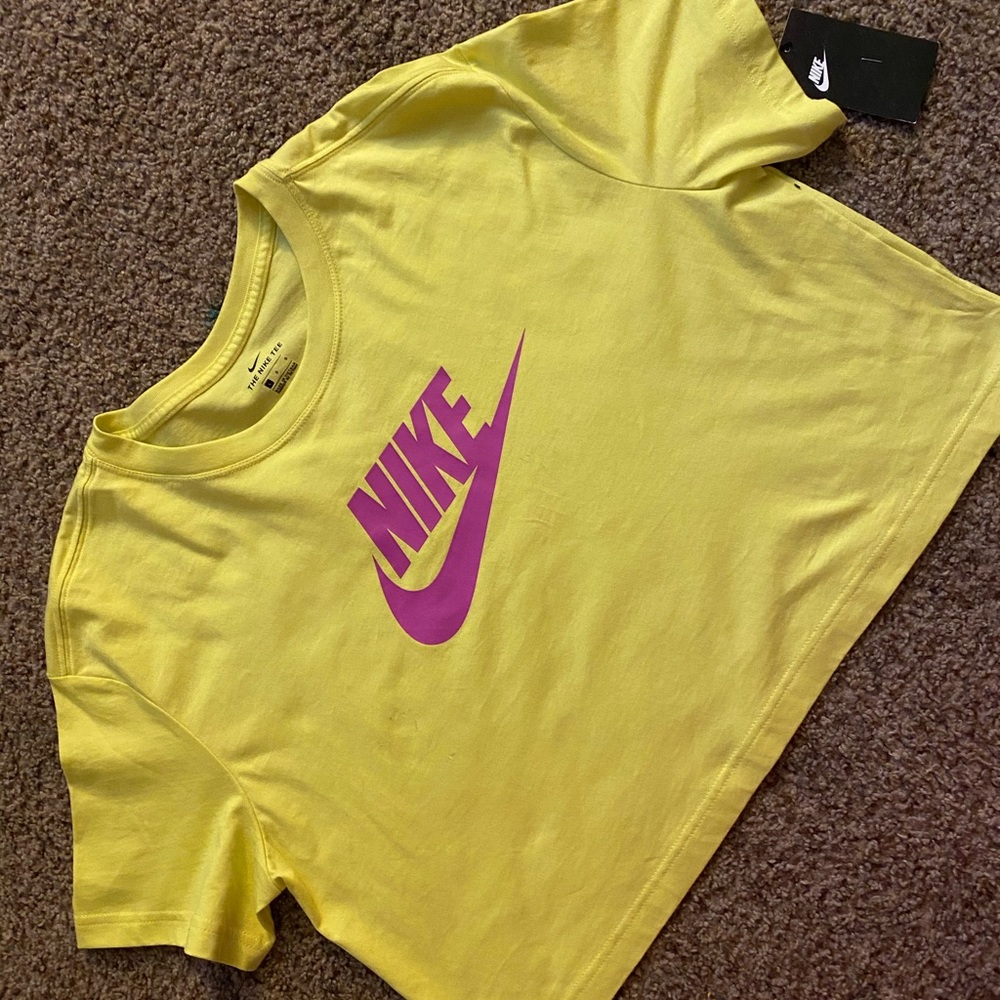 Nike cropped tee